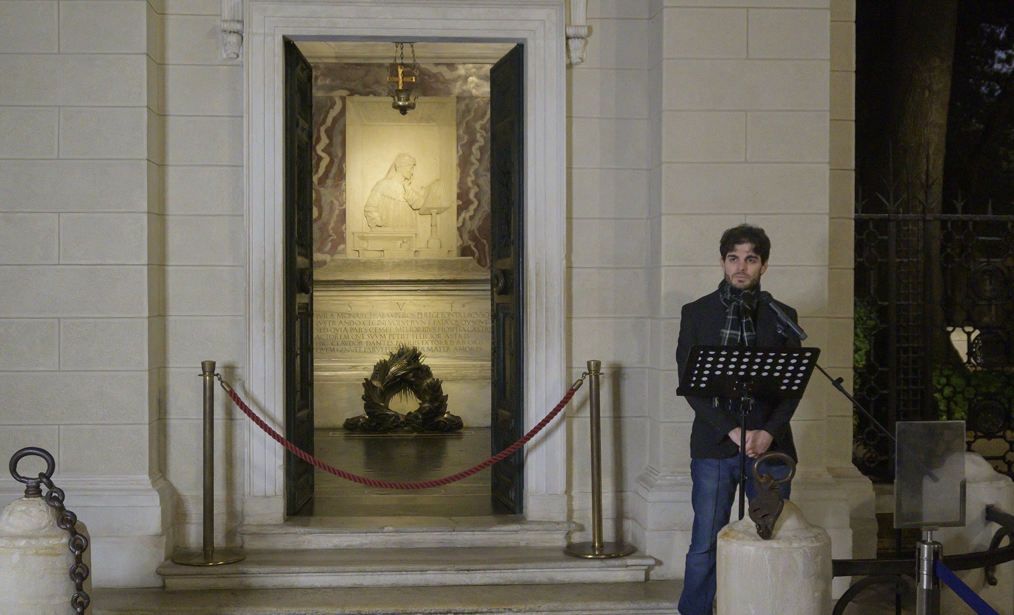 Marco Di Giorgio alla tomba di Dante Alighieri