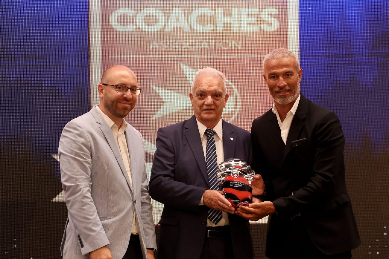 Gialuca Atzori sulla destra riceve il premio
